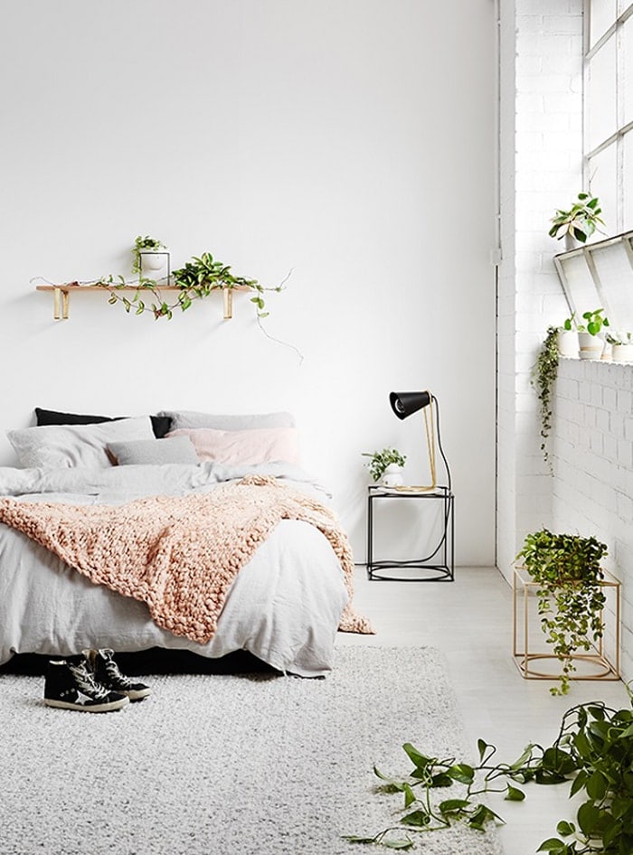 rugs in the home | bedroom | house plants | minimal decor