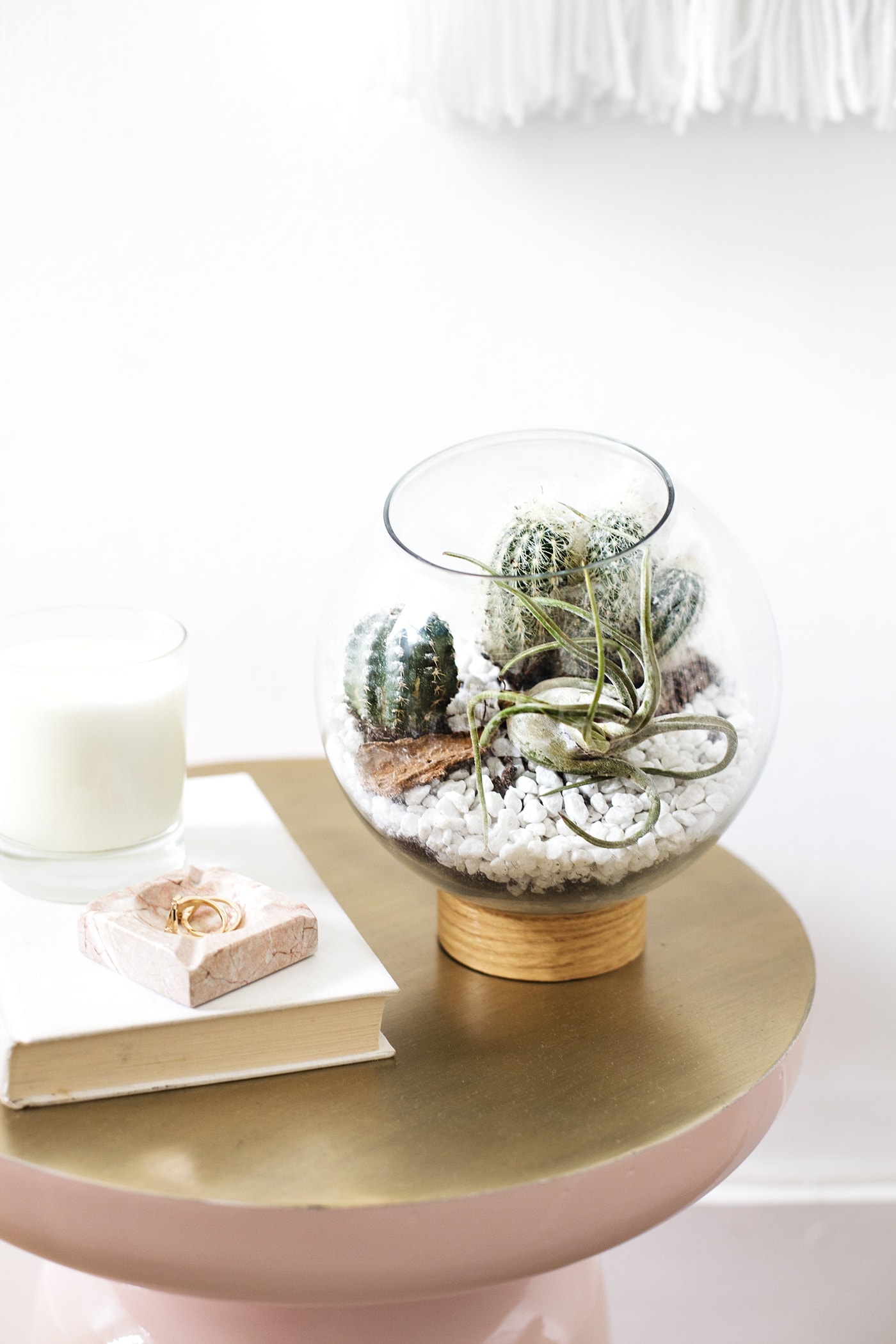 DIY mid century terranium idea | easy crafts | ijust use vinyl, a jar lid and a fish bowl