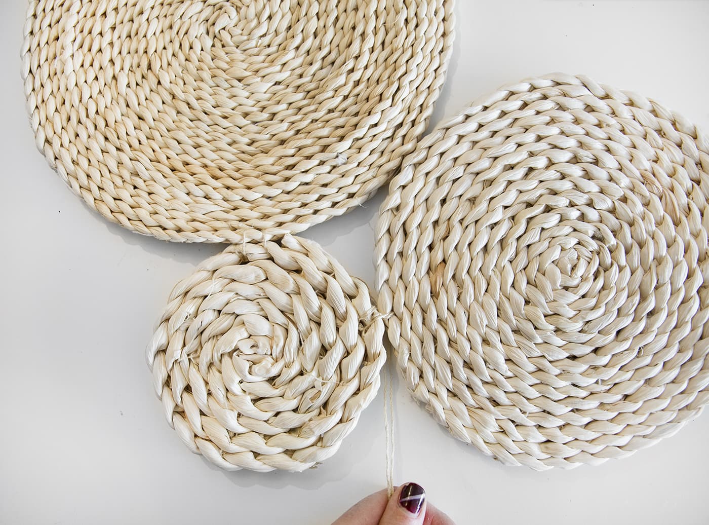 DIY Raffia Wall Hanging