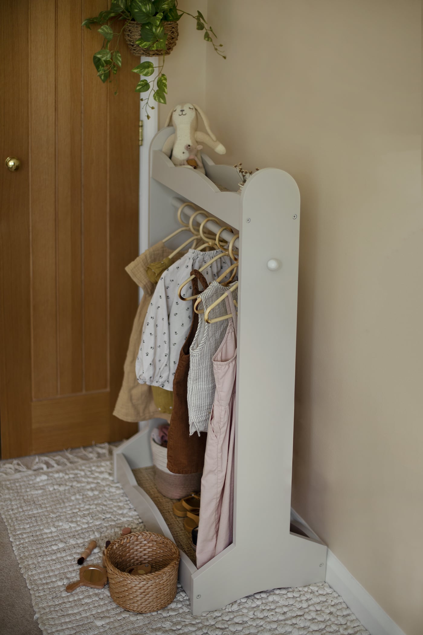 Kid’s Clothes Hanger Upcycle