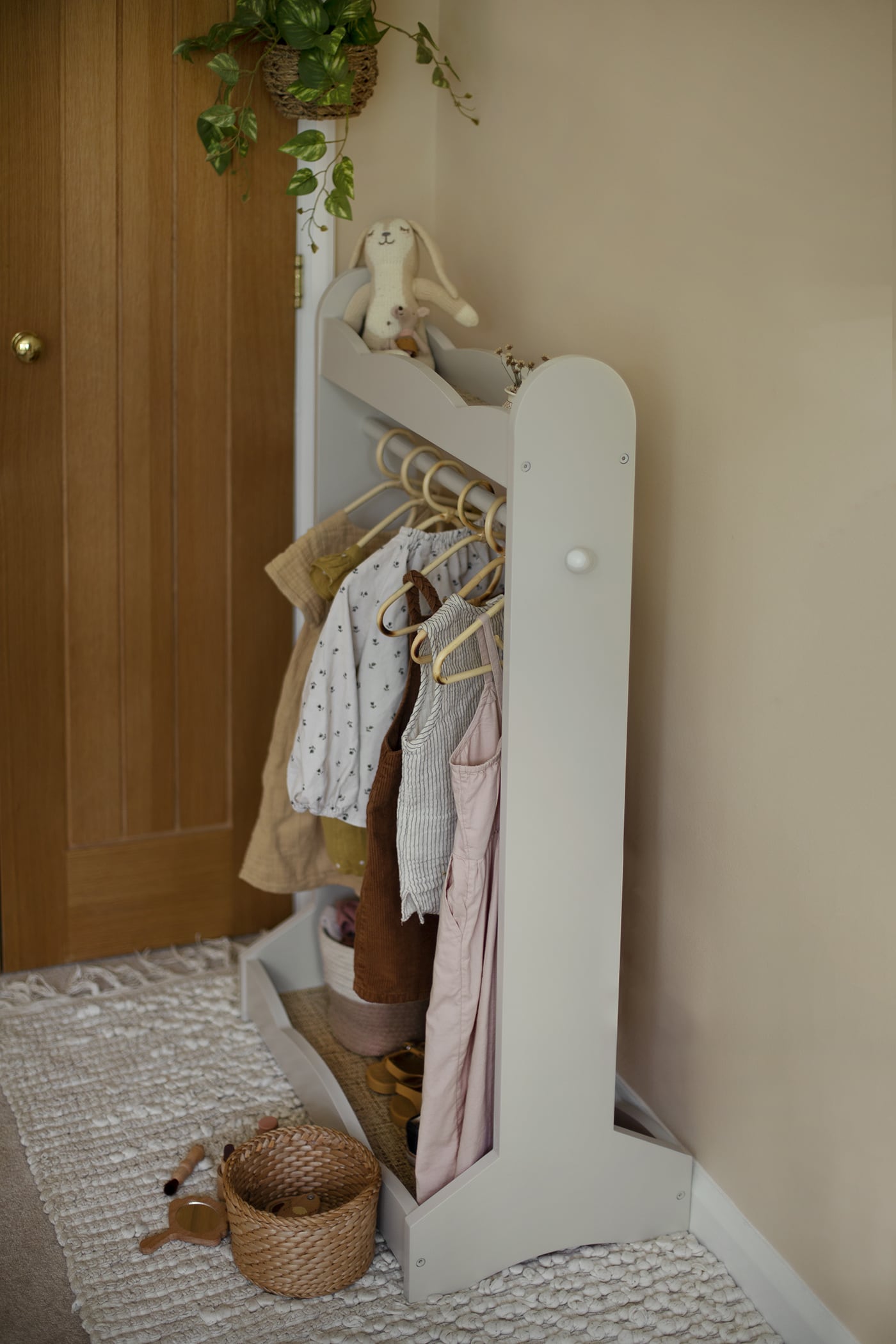 Kid's Clothes Hanger Upcycle