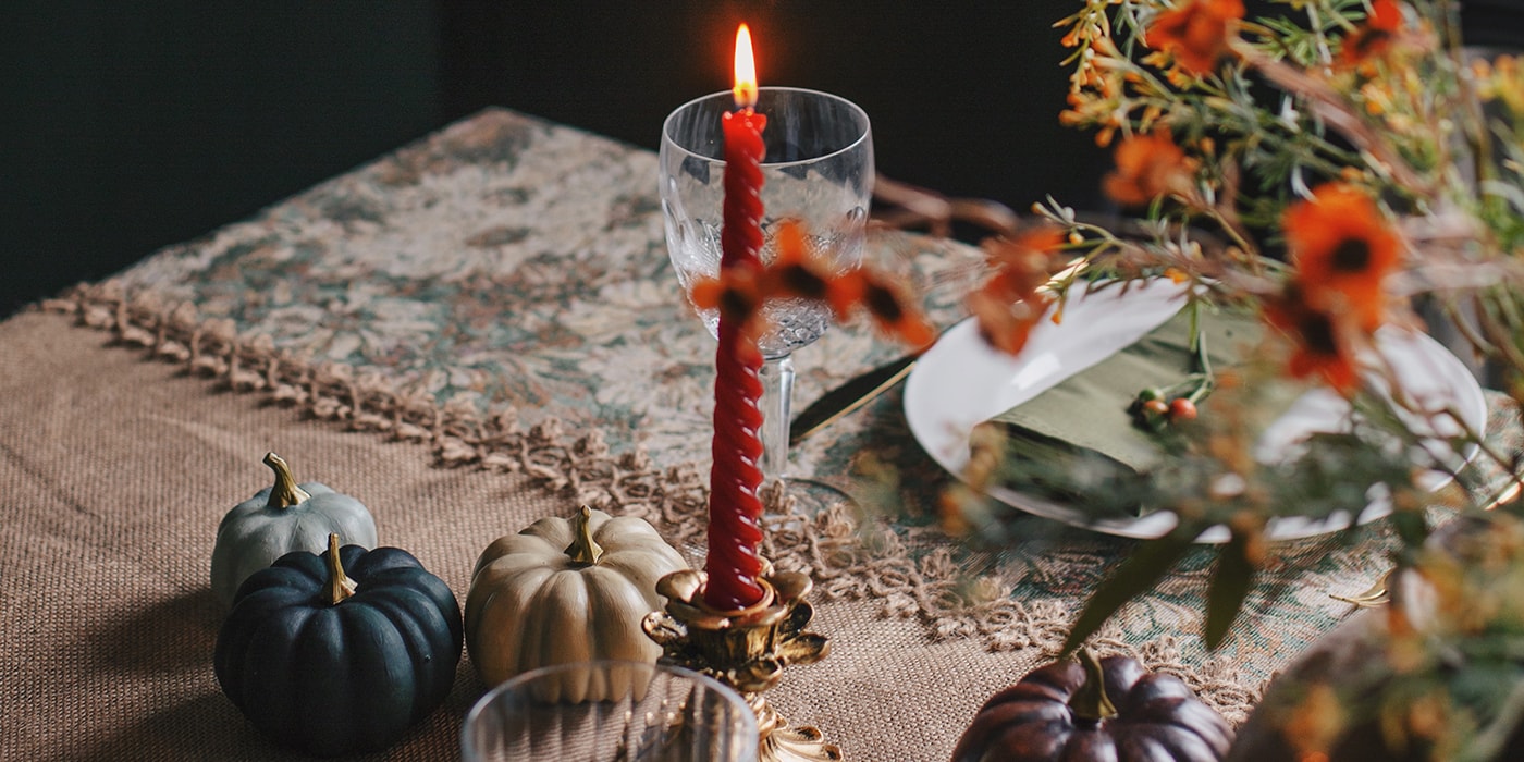 halloween autumn tablescape feature